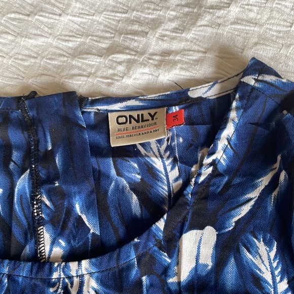 Vero moda blue feather print top - Picture 5 of 6